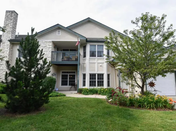 10262 W Deerwood Ln #1, Franklin, WI 53132