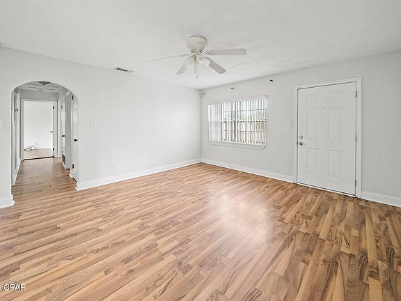 3rd image of 105 N Palo Alto Ave