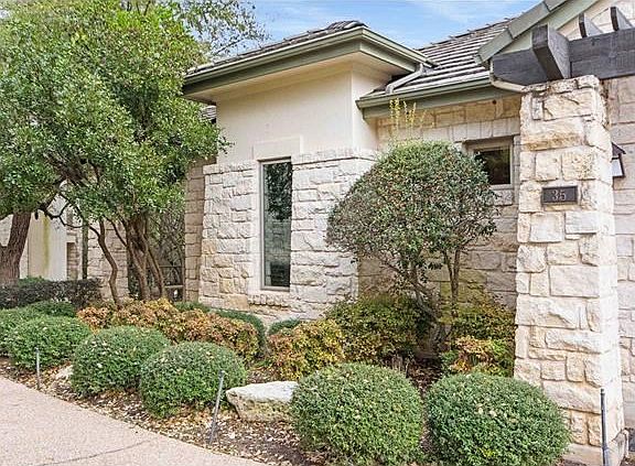 Low-maintenance living - HOA manicures all landscaping.
