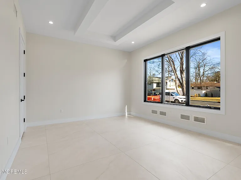 150 Ampere Ave — Photo 8