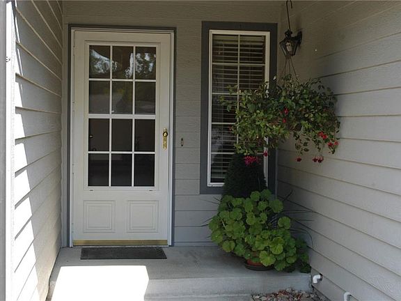 2nd image of 2712 Briar Lea Loop SE