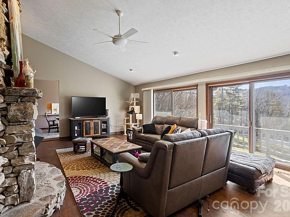 5th image of 404 W Browning Rd