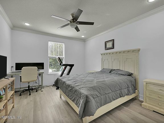 4th image of 106 FRONT DOOR Lane