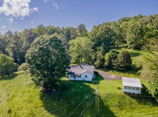 320 Cowee School Rd, Franklin, NC 28734