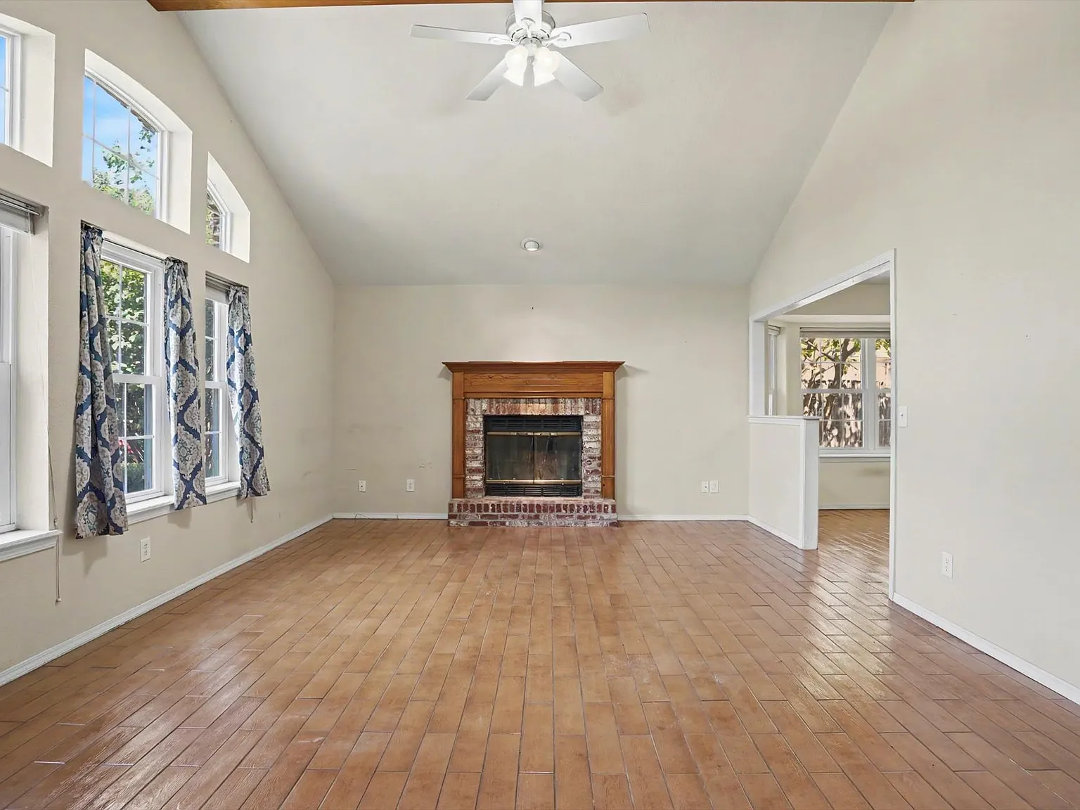 3 bed, 2.0 bath, 1599 sqft, $1,700 — Photo 3
