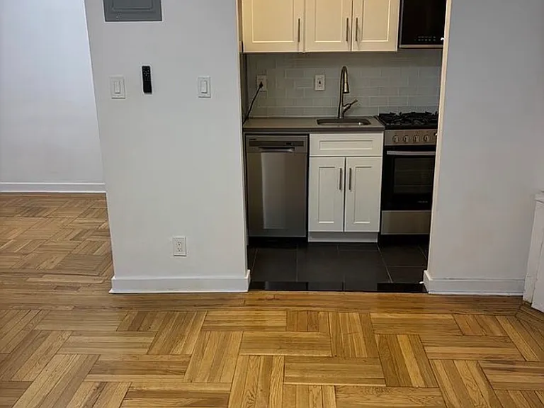 41-07 42nd St #1H — Photo 5
