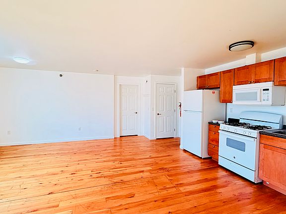 5th image of 325 Main St #H
