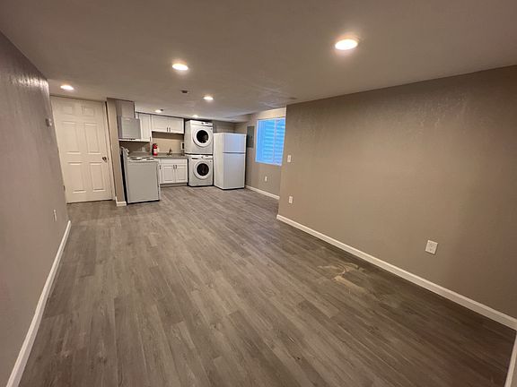 3rd image of 4524 Thompson Ct #B