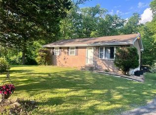 1208 Miller Rd, Wind Gap, PA 18091