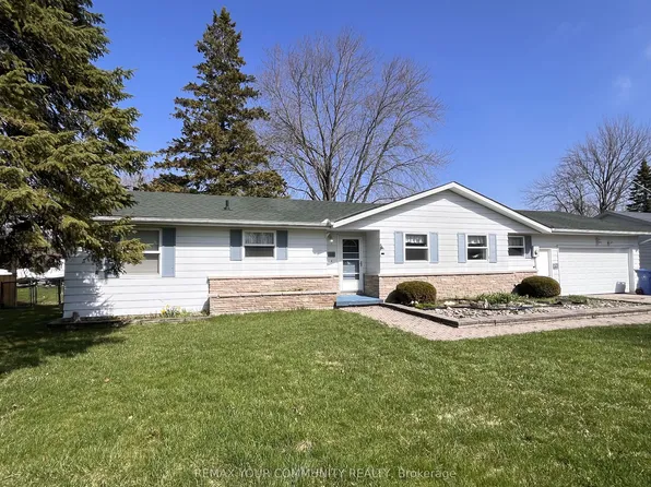 37 Canal St, Georgina, ON L4P 1K6