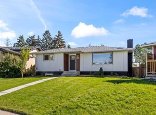 128 W Doverthorn Bay SE, Calgary, AB T2B 2G3