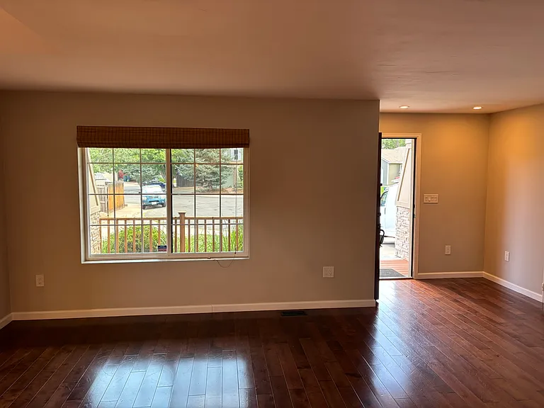 569 Juniper Ct — Photo 6
