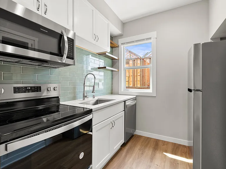 717 W Spofford Ave #201 — Photo 7