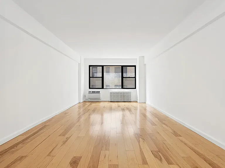 210 E 36th St #6C — Photo 2