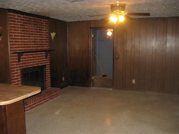 4th image of 577 Clermont Ave S