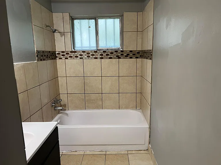 3309 Flower Valley Ave — Photo 4