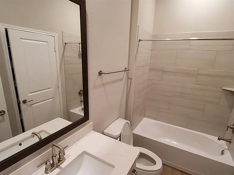 2106 Grapewood Ln — Photo 10