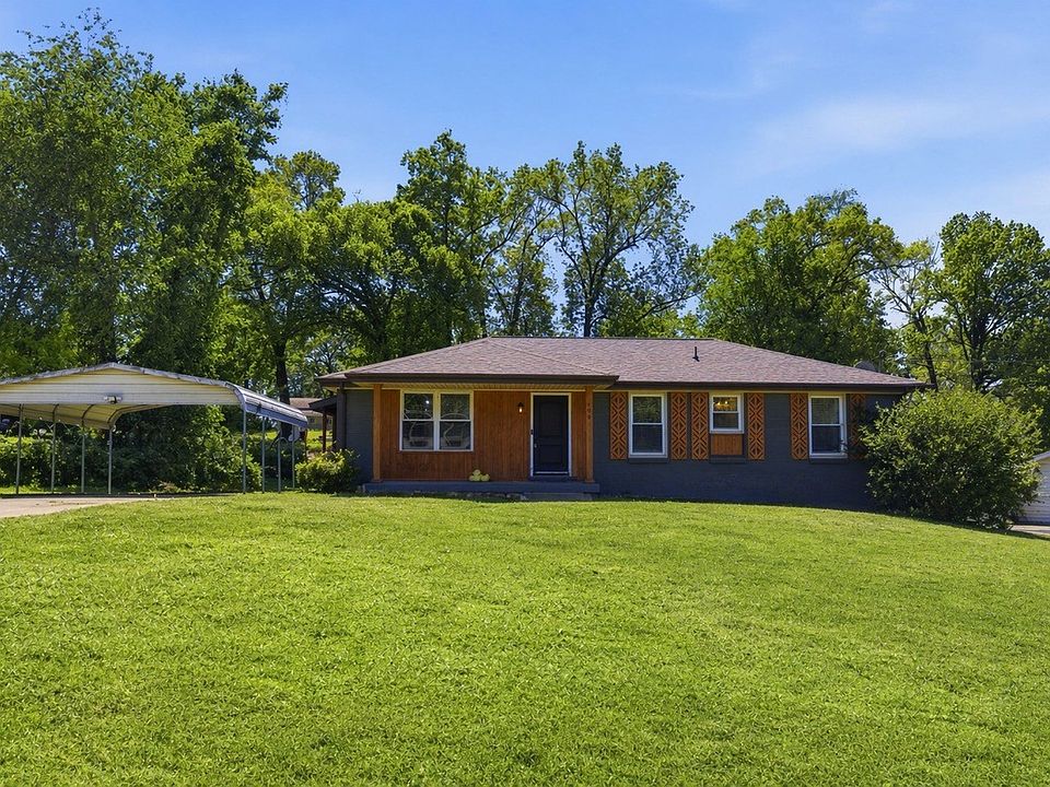 1st image of 158 Lexington Dr