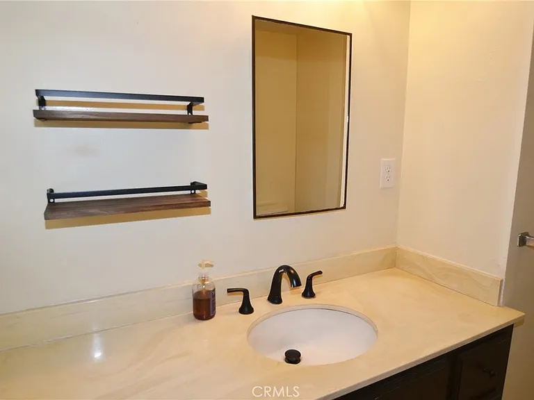 21510 Ellinwood Dr — Photo 13
