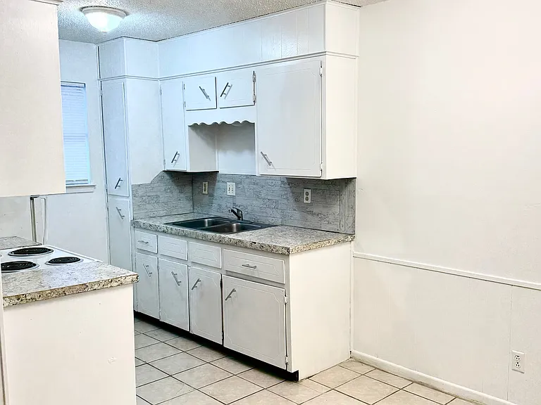 703 N Gilmer St #204 — Photo 14