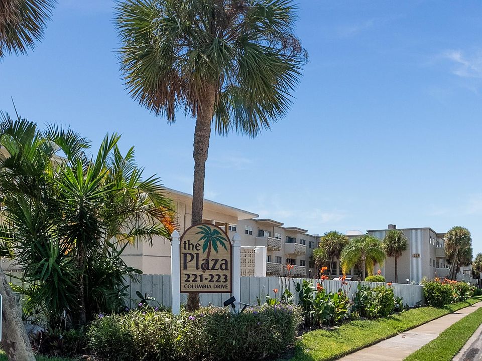 1st image of 223 Columbia Dr APT 208