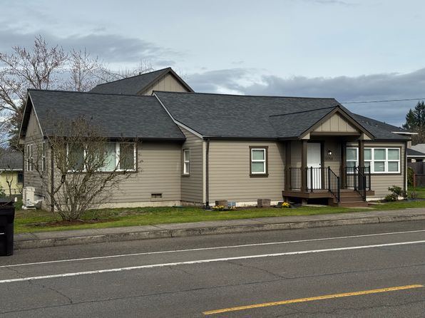 606 NW Knights Bridge Rd Unit A