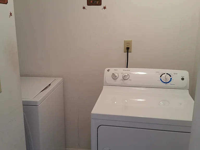 113 Leonard St #2 — Photo 9