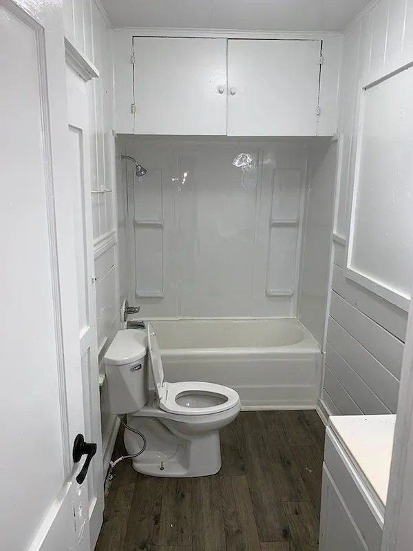 628 W Ave A — Photo 3