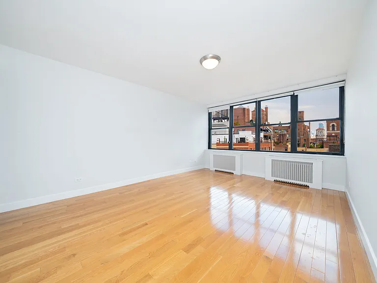 400 E 57th St #17L — Photo 6