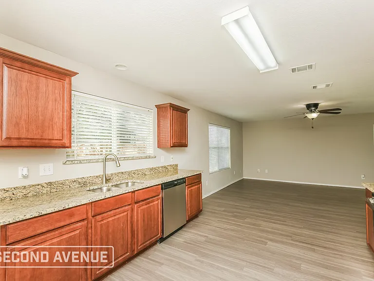 6237 Hereford Dr — Photo 10