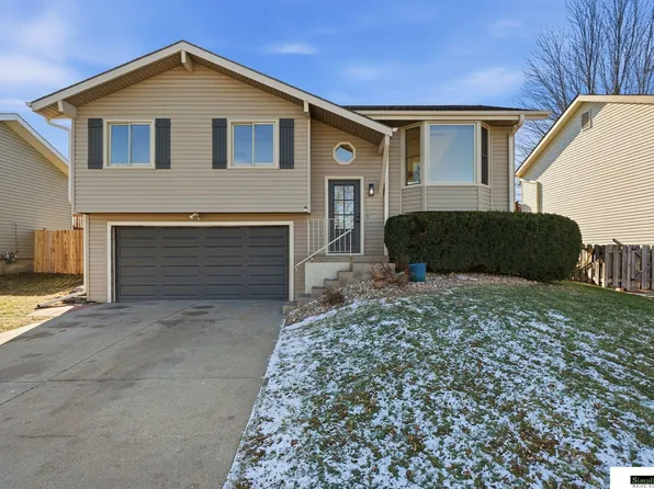 2121 W Cove Ct, Lincoln, NE 68522