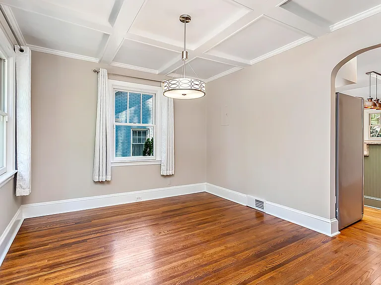 607 Mount Vernon Ave — Photo 2