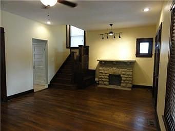 5th image of 2608 Campbell St