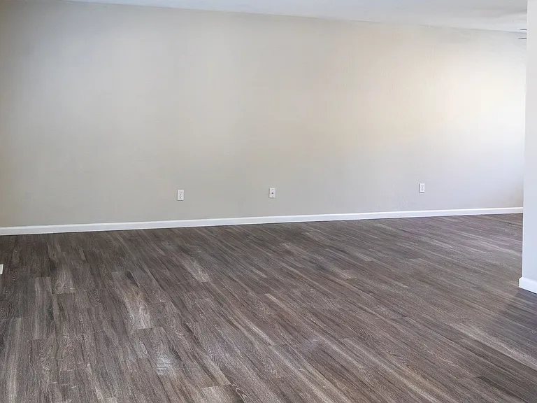 5418 Alta Loma Rd — Photo 21