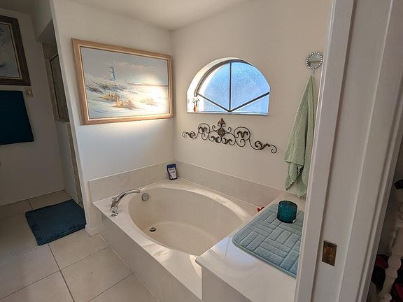 4th image of 2526 SE Floresta Drive