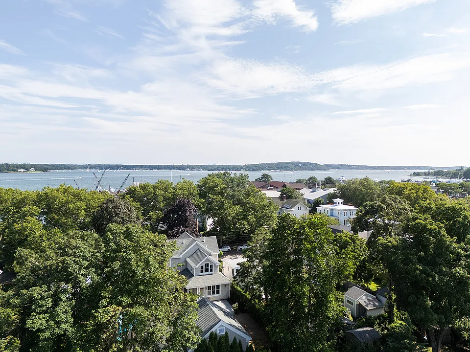 130 Bay Ave