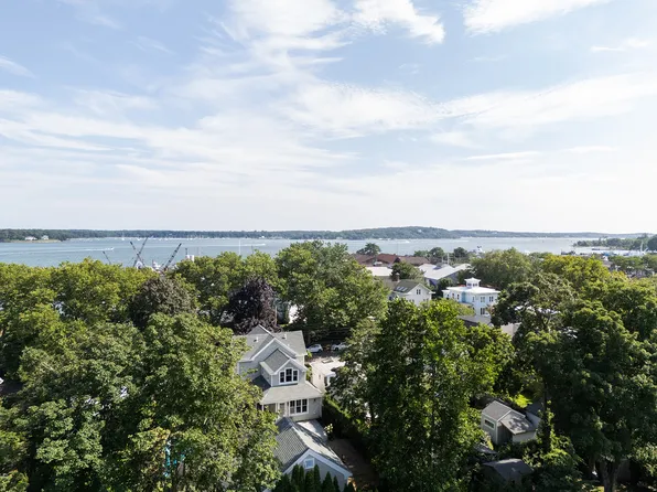 130 Bay Ave, Greenport, NY 11944