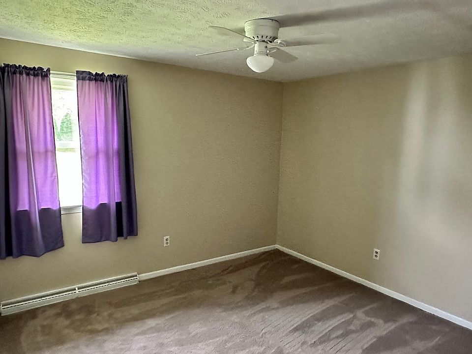 1st image of 483 Lockport Ave SW #1