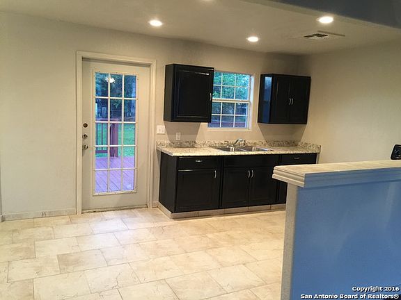 2nd image of 631 W Vestal Pl