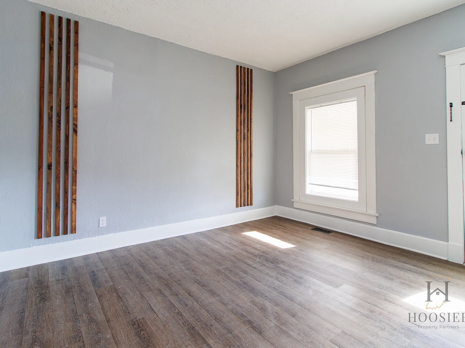 3 bed, 1.5 bath, 1296 sqft, $1,700 — Photo 2