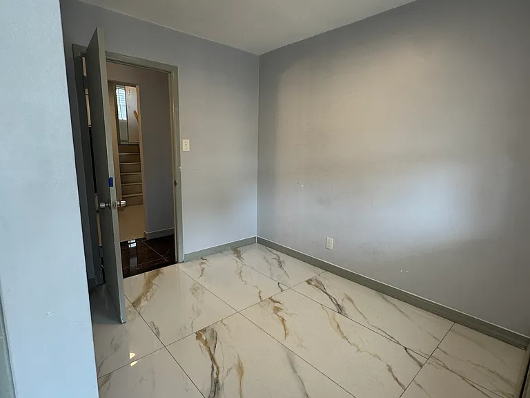 71-73 Dahlgren Pl #2 — Photo 9