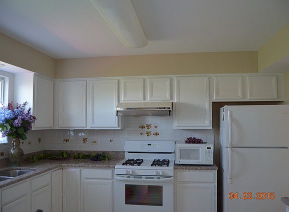 5th image of 1240 Lakewood Cir
