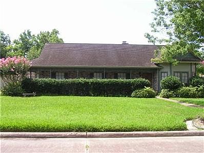 2nd image of 105 W Larkspur Dr