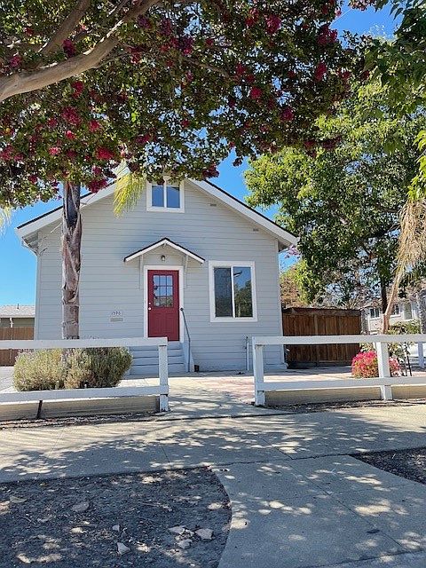 Old Santa Clara Charm!