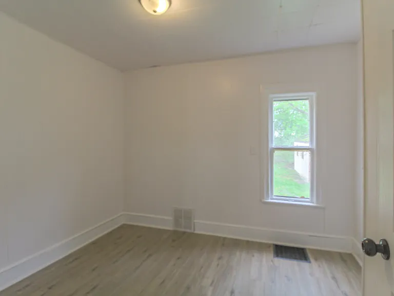 416 Douglas Ave — Photo 5