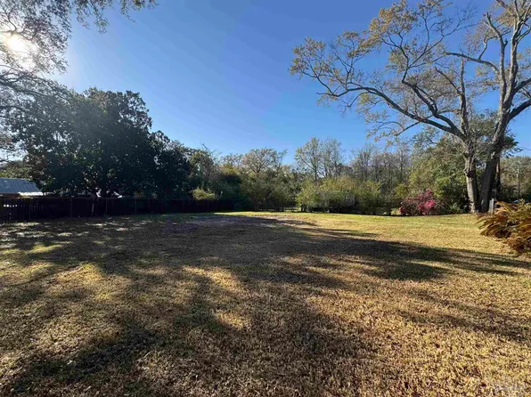 8 Dianah St, Pensacola, FL 32503
