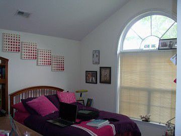 http://www.propertyboss.net/CustomerImages/SWEYER_71385/media/Properties/5604%20S%20Arnlea%20Court/zsmall_5604ARNLEACOURT%20006.jpg