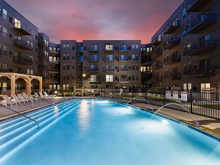 Metro 19 Apartments — Photo 37
