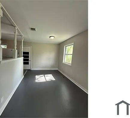 3 bed, 1038 sqft, $1,200 — Photo 3