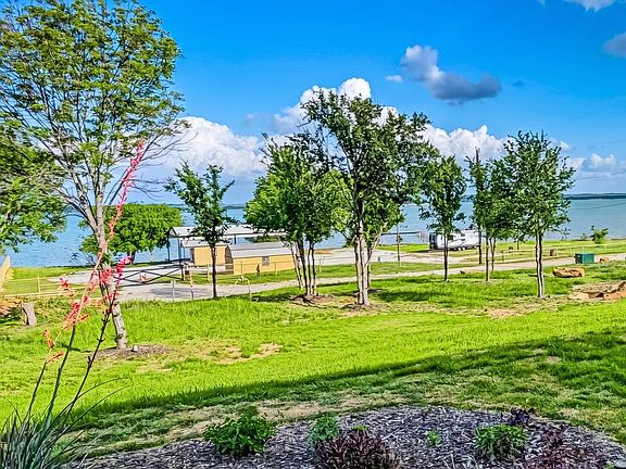 2nd image of 213 Meadow Pond Ct